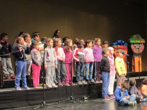 ACTUACIÓN CORO COLEGIO EN PALACIO DE CONGRESOS (2)